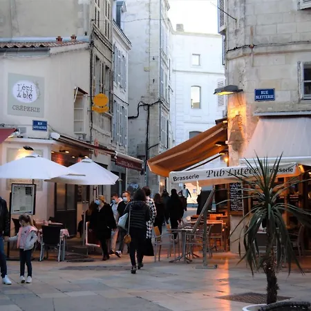 - Le Petit Rochelais - Centre Vieux Port Lägenhet *